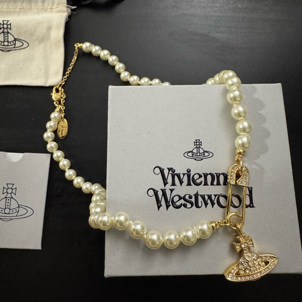 Vivienne Westwood Pearl Necklace Lucrece Pendant